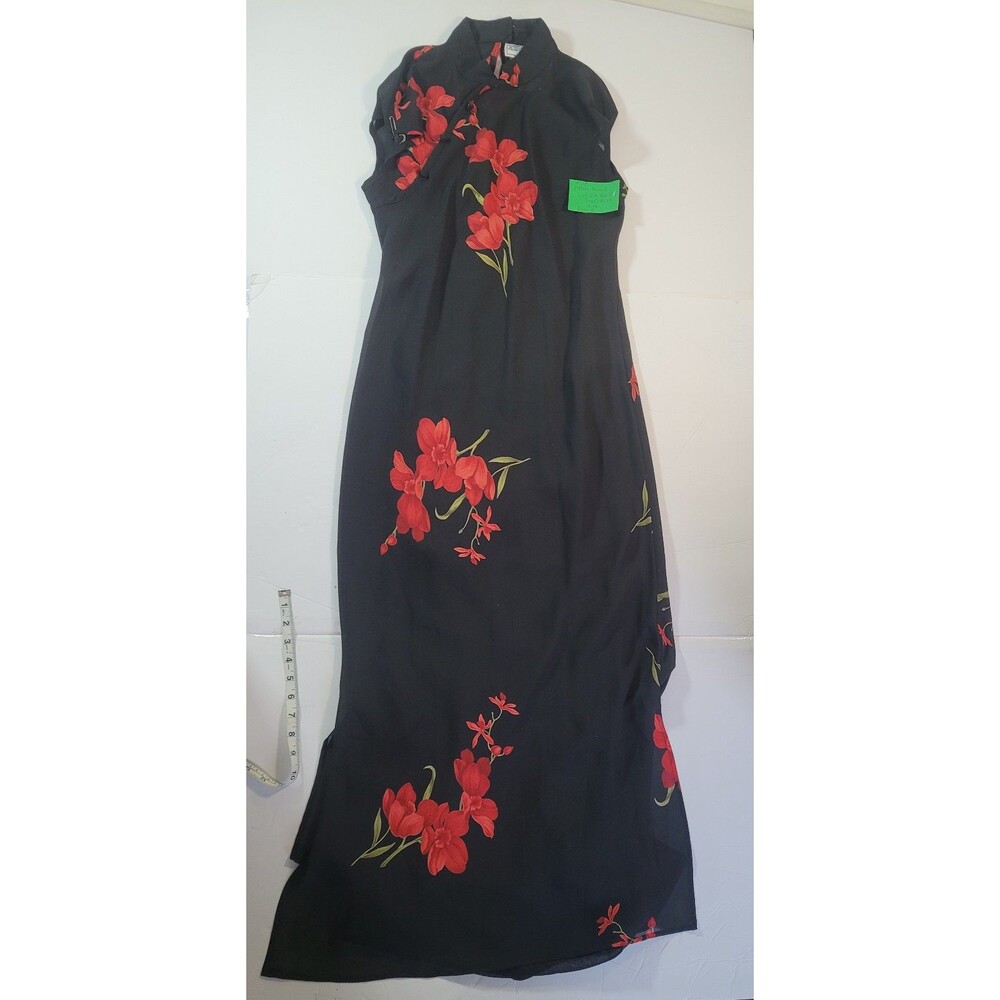 Jessica Howard long black no sl dress size is 6p 52inch long red blk floral.A-26